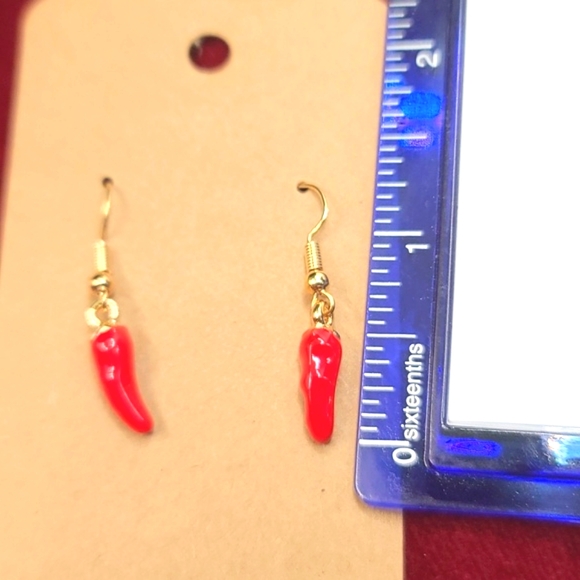 Chili red pepper dangle earrings - Picture 5 of 5
